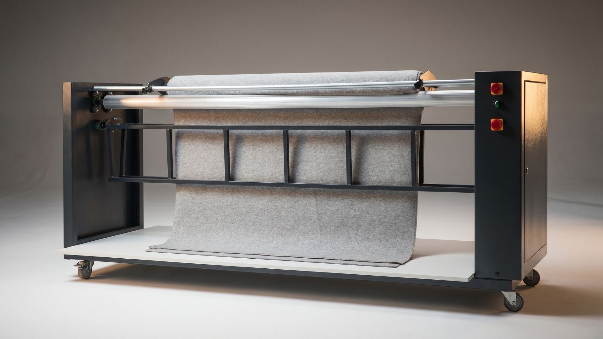 Fabric Unwinding Machine: Quality in Production and AKA1 Technology